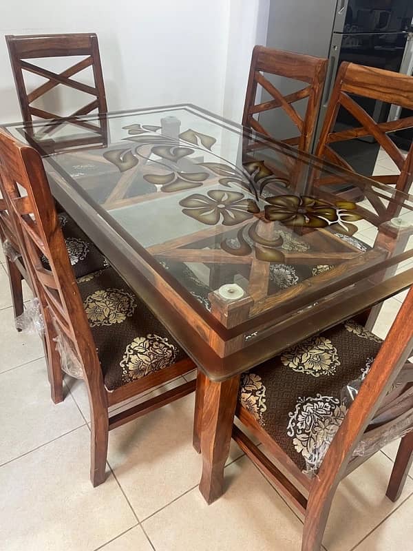 6 seaters dining table with chairs 3