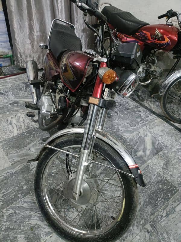 bike Boht achi condition me he total bike original condition me he 7