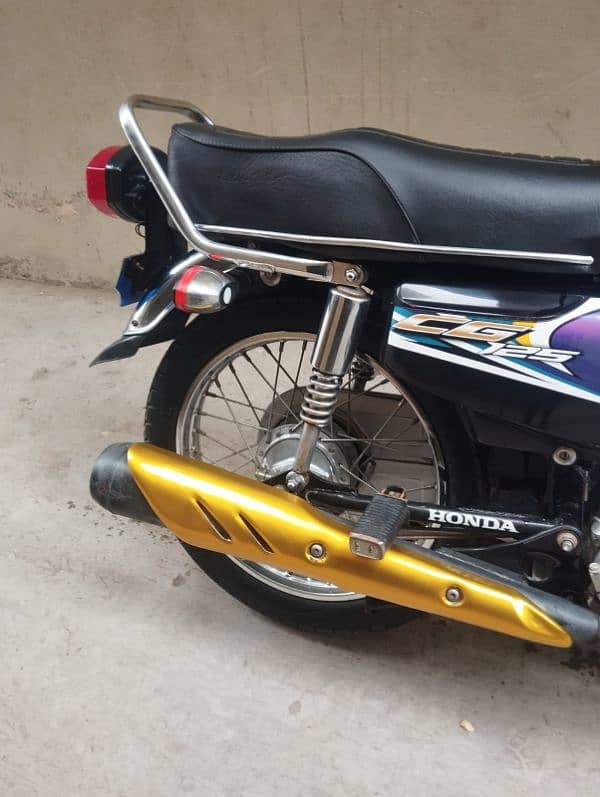 Honda 125 lush bik 0