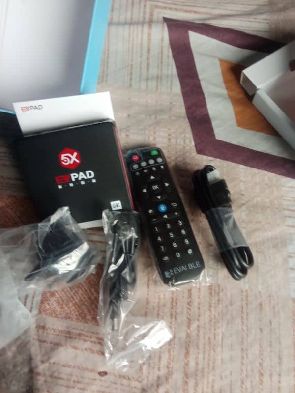 2GB 32GB GOOGLE VOICE REMOTE ANDROID TV BOX 8