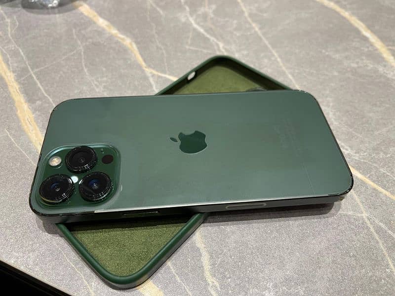 iPhone 13 Pro Max JV Alpine Green 0