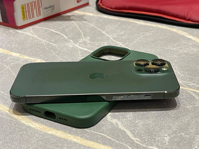 iPhone 13 Pro Max JV Alpine Green 11