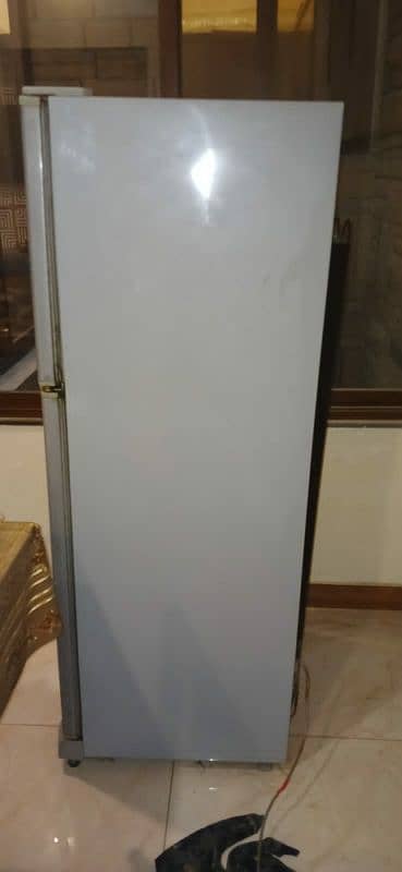 Dawlance Refrigerator 13 Cubic Ft. 1