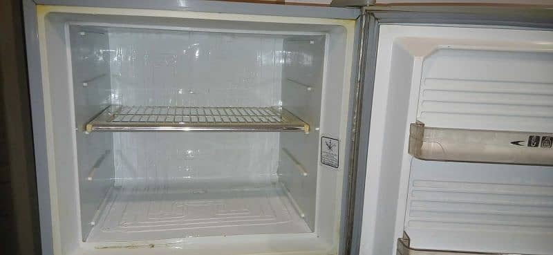 Dawlance Refrigerator 13 Cubic Ft. 3