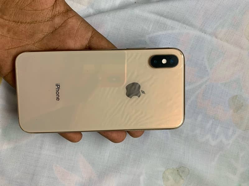 iphone xs 10/10 condition 2