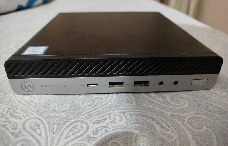 HP mini desktop 800G3 i5 7th 8GB RAM 256GB SSSD 1