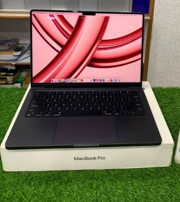 MACBOOK PRO M3 CHIP 2023 WITH FULL BOX FOR SALE 0