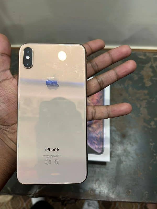 Iphone xs max or Infinix Hot 10s 8