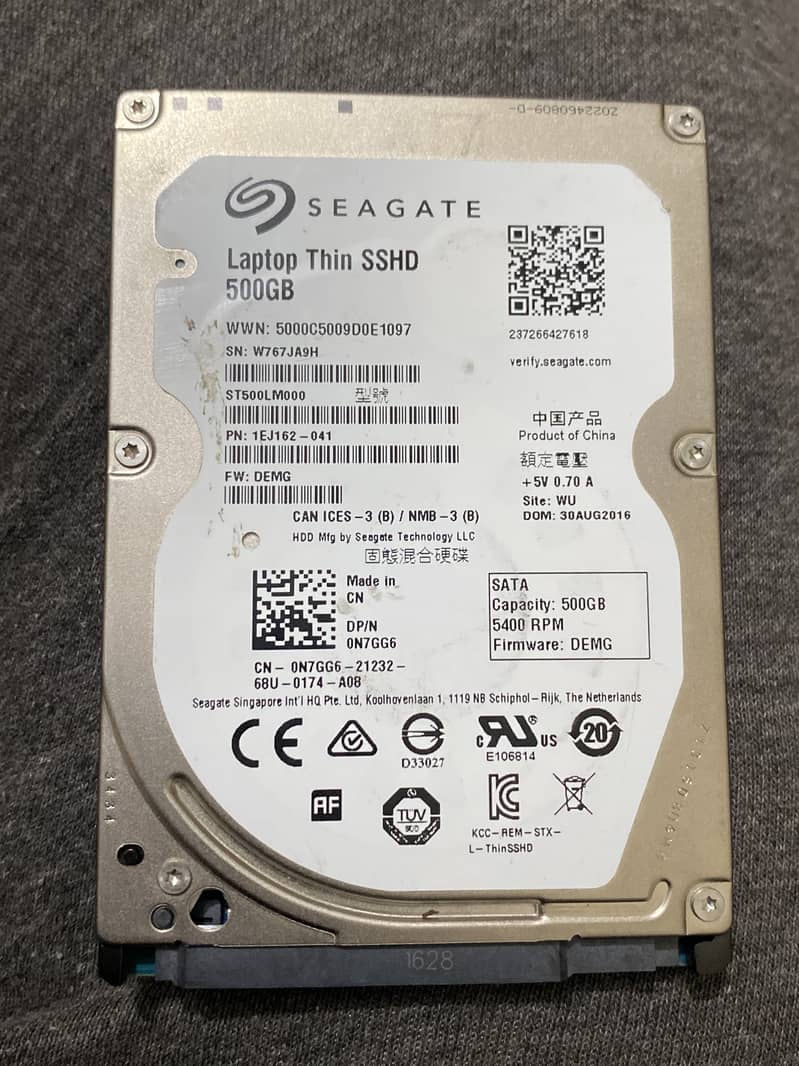 256GB NVMe 4th Generation.      500GB SSHD SEAGATE 3