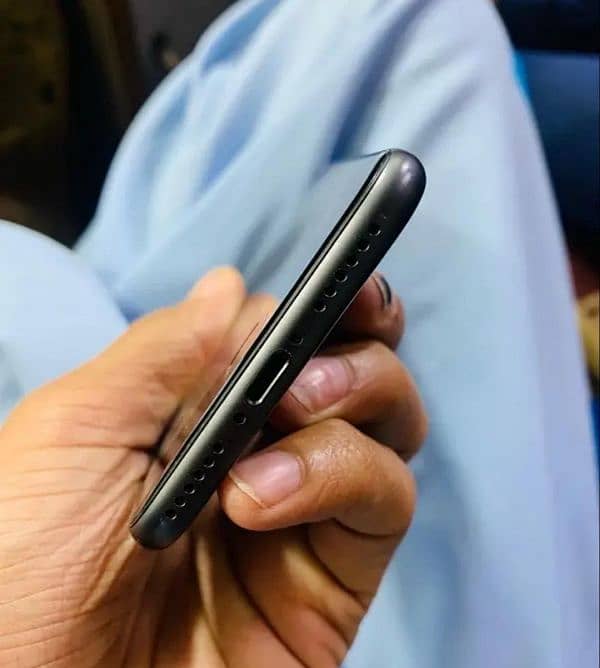 iphone 8  10/9 Condition Only panle change 6