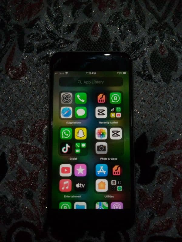 iPhone 6s 10/10 condition 1