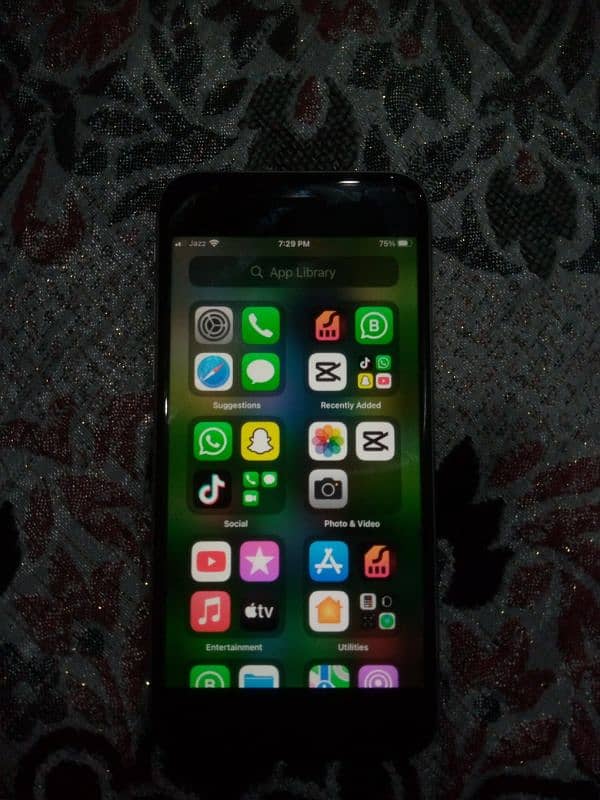 iPhone 6s 10/10 condition 2