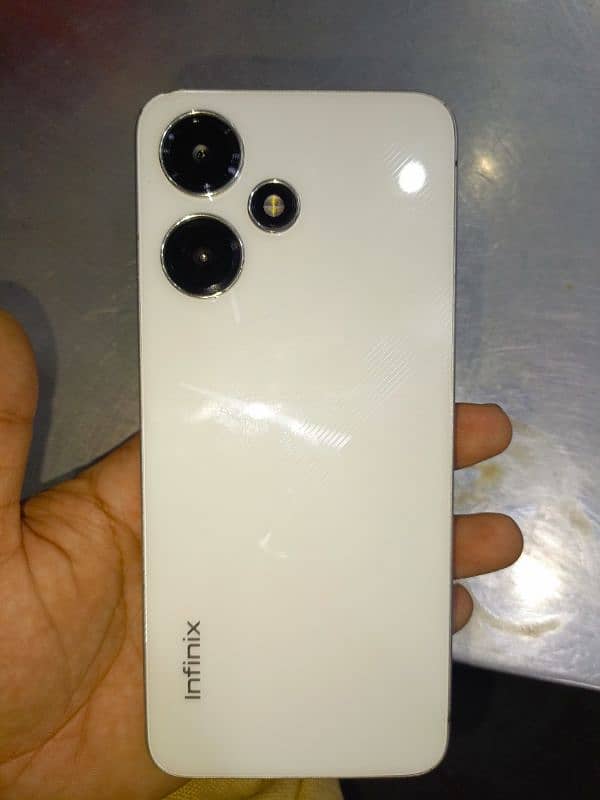 infinix hot 30 4 GB ram 64 memory 10by 9 daba sath ha 8