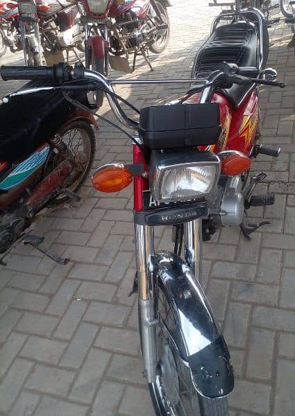 Honda 125 , model 2021 4