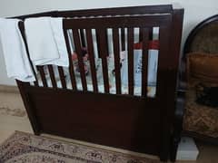 baby crib/ cot