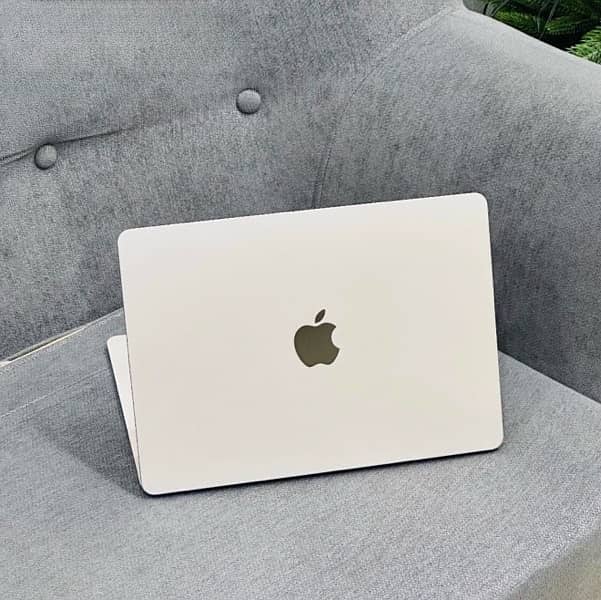 Apple MacBook Air M3 13 (7 Months Warranty) 0