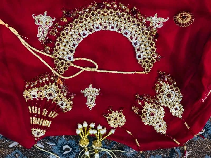 Bridal lehnga with jewellery 19