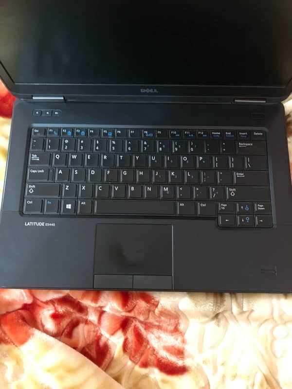 Dell latitude core i3 4th gen 7