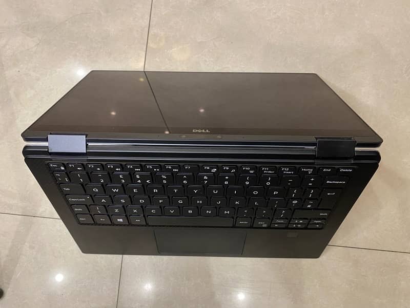 Dell XPS 13 9365 corei7 7th Generation Touch 360 rotate 1