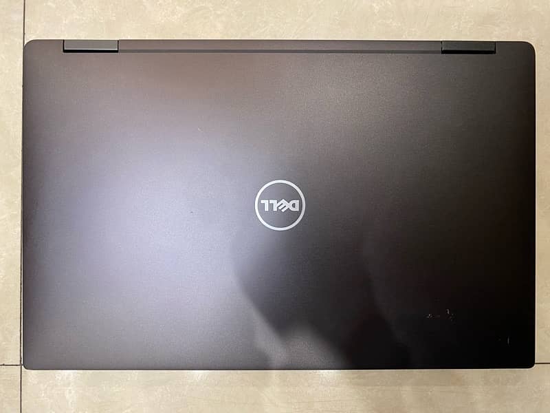 Dell XPS 13 9365 corei7 7th Generation Touch 360 rotate 2