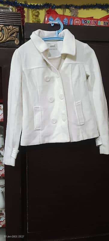 coat valvat good condition Mai h 4