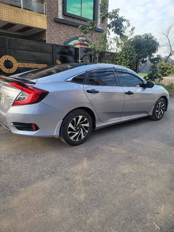 Honda Civic Oriel 2016 7