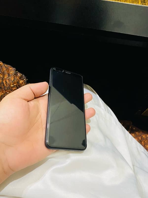 Google pixel 4 10/10 condition 4