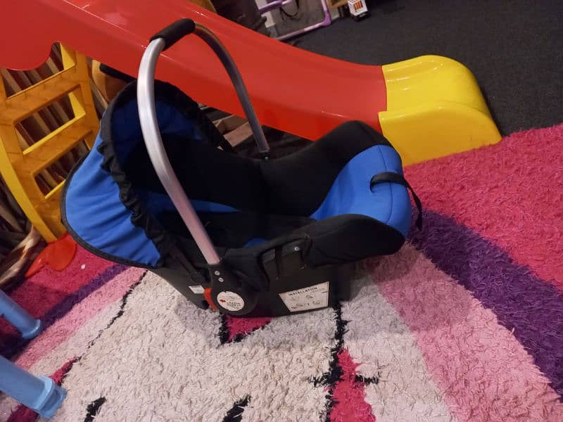 carry cot plus car seat 4