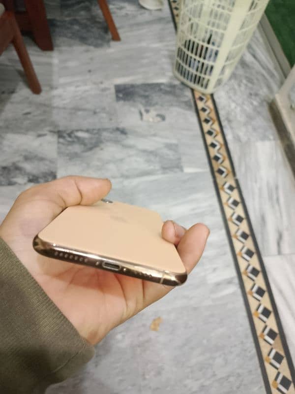 iphone 11 pro max lock 5