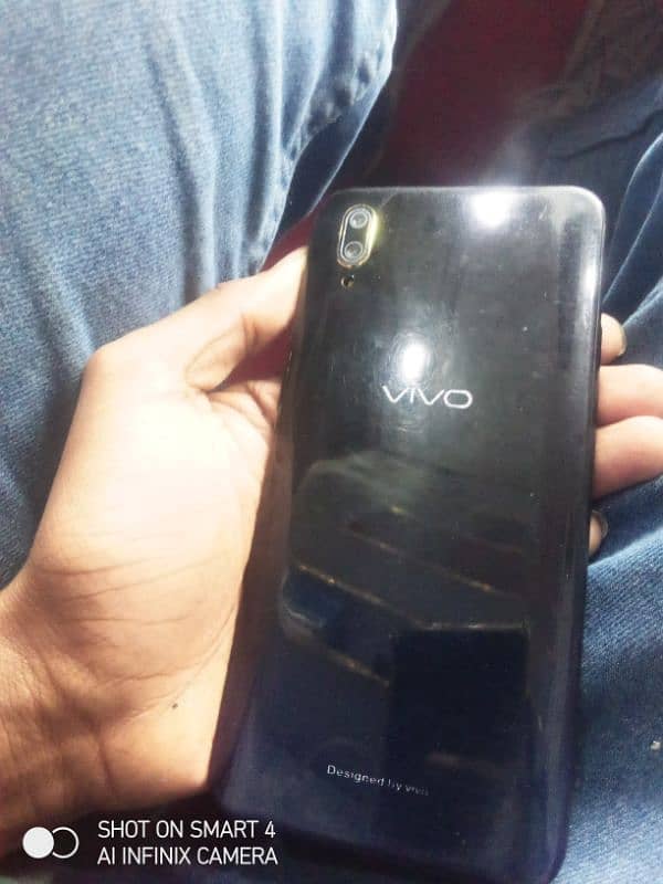 I am selling vivo mobile 4