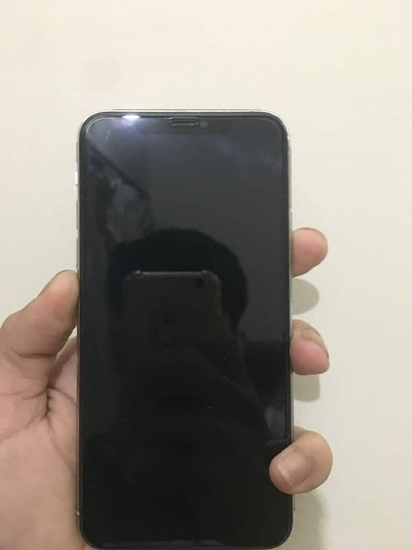 iPhone 11 Pro Max 0