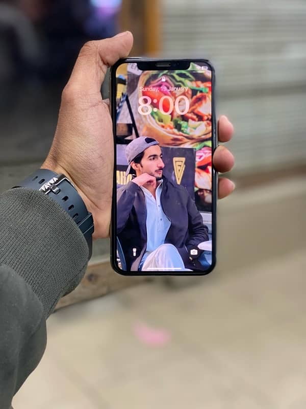 iphone 11 pro ( J V ) 1