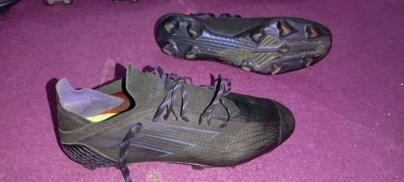 elite model football shoe uk 8 mujhy size isue hy shoe bht kamal ka hy 0