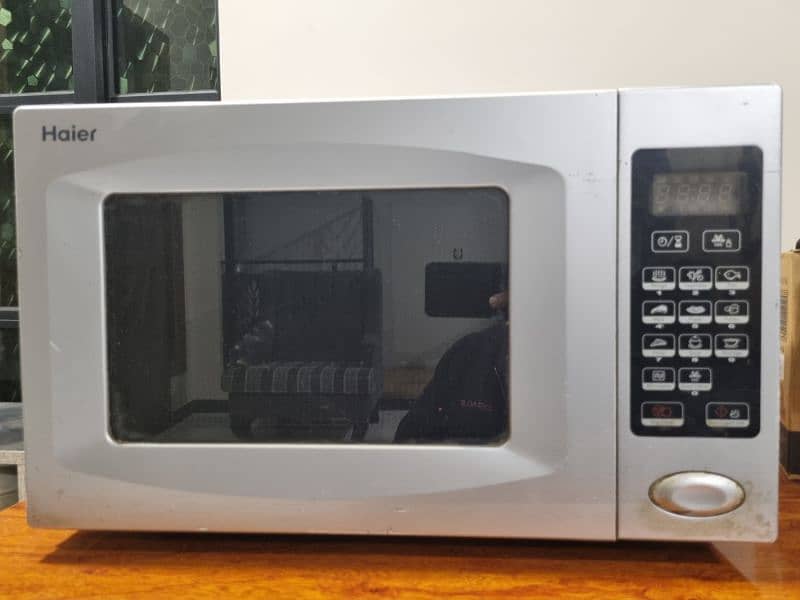 Haier Big Capacity Microwave 1