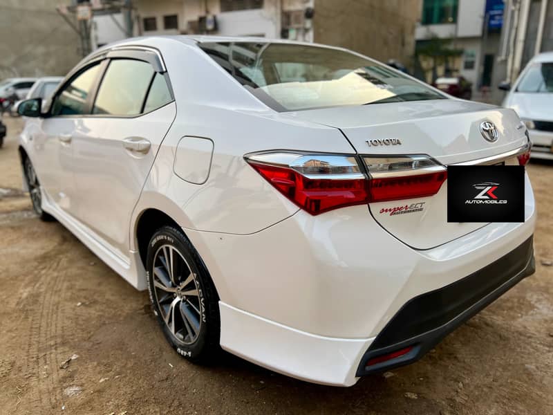 Toyota Corolla Altis 2022 4