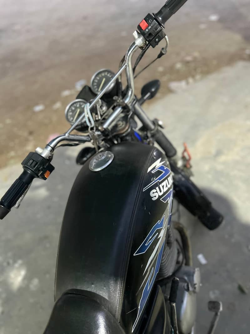 Suzuki GS 150 2013 8