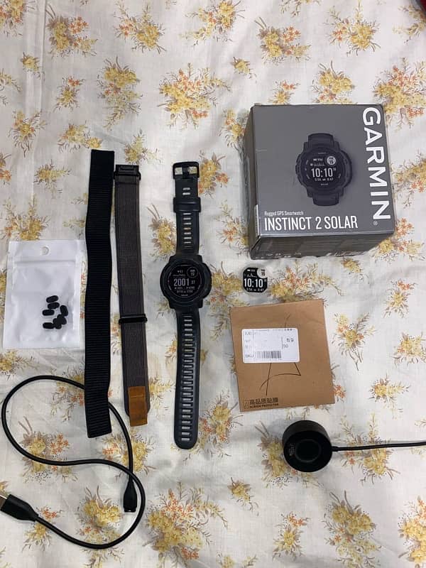 Garmin Instinct 2 Solar in prestine condition. Box & Extra accessories 0