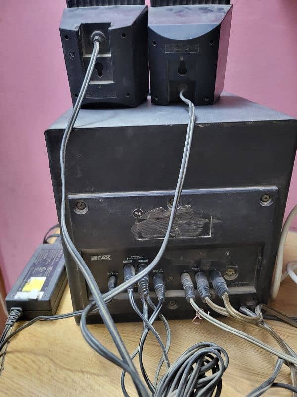 creative amplifiers and 5 speaker for sale 1