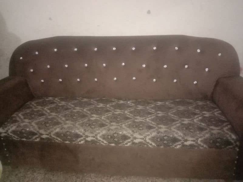 4 seater sofa 0