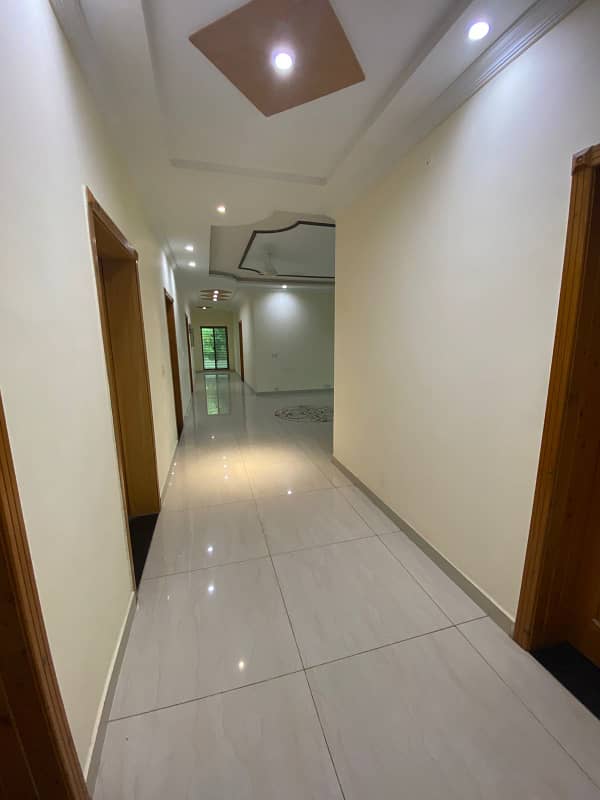 1 KANAL BRAND NEW CONDITION EXCELLENT GOOD UPPER PORTION HOUSE FOR RENT IN BABAR BLOCK BAHRIA TOWN LAHORE 0