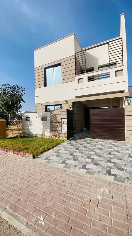 3Bed DDL 125sq yd Villa FOR SALE at ALI BLOCK All amenities nearby including MOSQUE, General Store & Parks 0