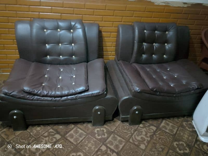 7 seater leather sofa for sale new condition and most soft smoth sit 1