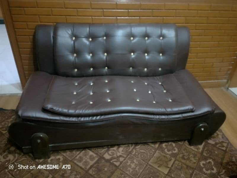 7 seater leather sofa for sale new condition and most soft smoth sit 2