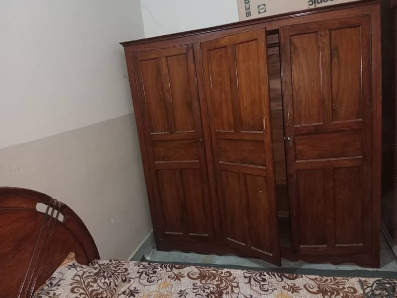 3 Door Full size Wood Furniture Almari 3