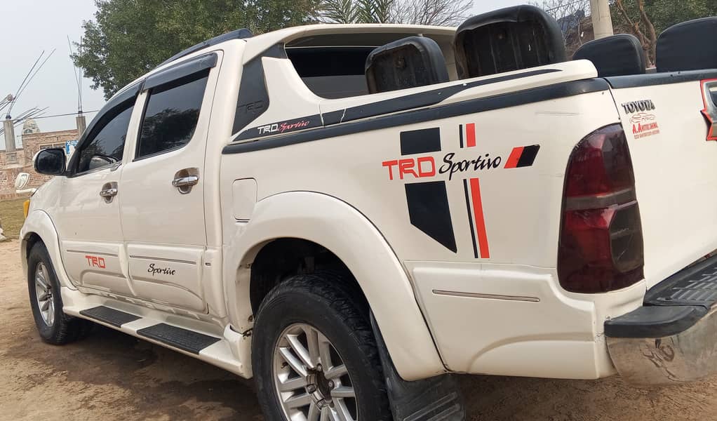 Toyota Hilux 2014 4