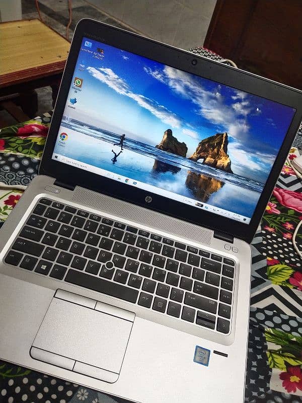 Hp Laptop very clean condition 1