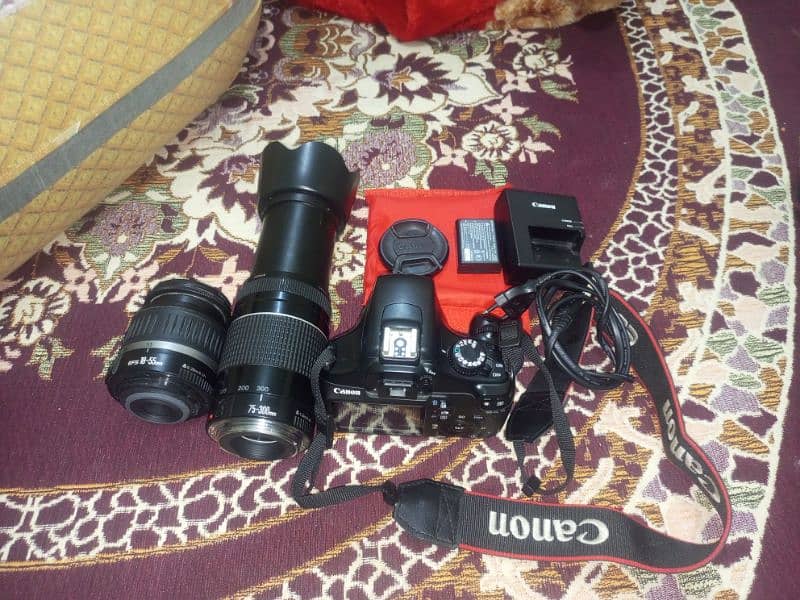 Canon DSLR camera 1100D 0