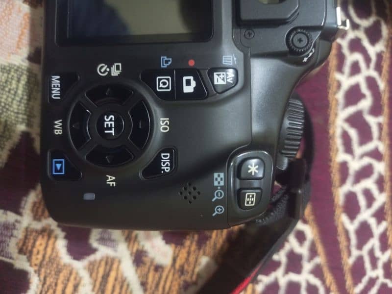 Canon DSLR camera 1100D 5