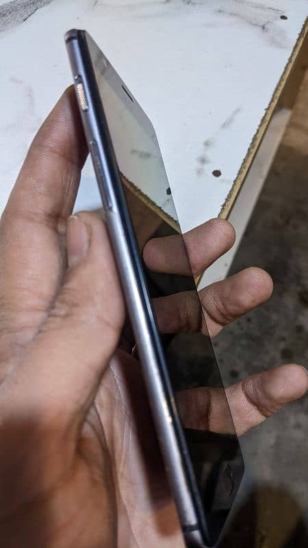 one plus 3 in a good condition non PTA but patch hojy ga 3