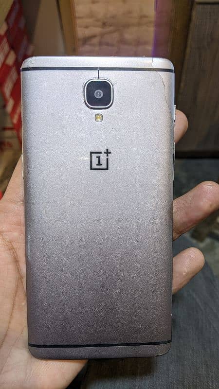 one plus 3 in a good condition non PTA but patch hojy ga 5